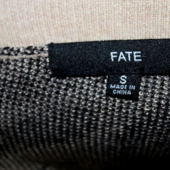 Leopard Print Women's Distressed Sweater Animal Print – Size S – - Picture 8 of 8